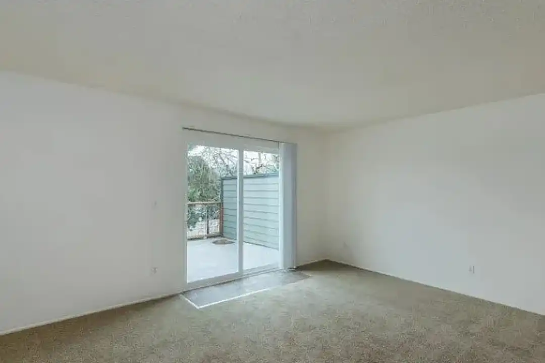 Apartment in Portland, Cedar Hills - View 2