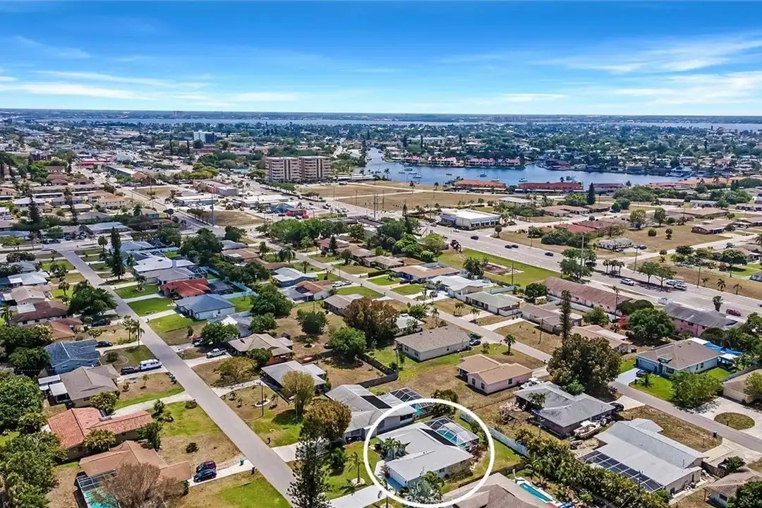 310 SE 47th St - View 4