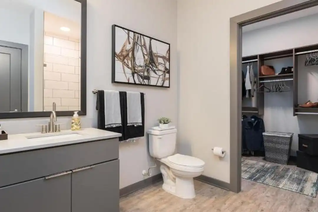 1005 W Main St - View 2