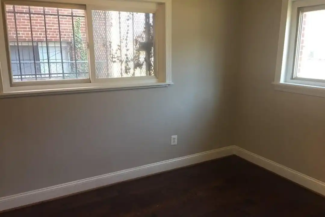 Apartment in Washington - View 4