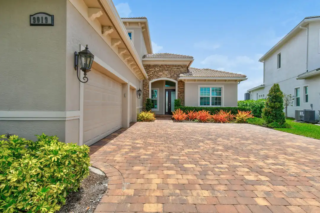 9019 SW Terzi Wy - View 3