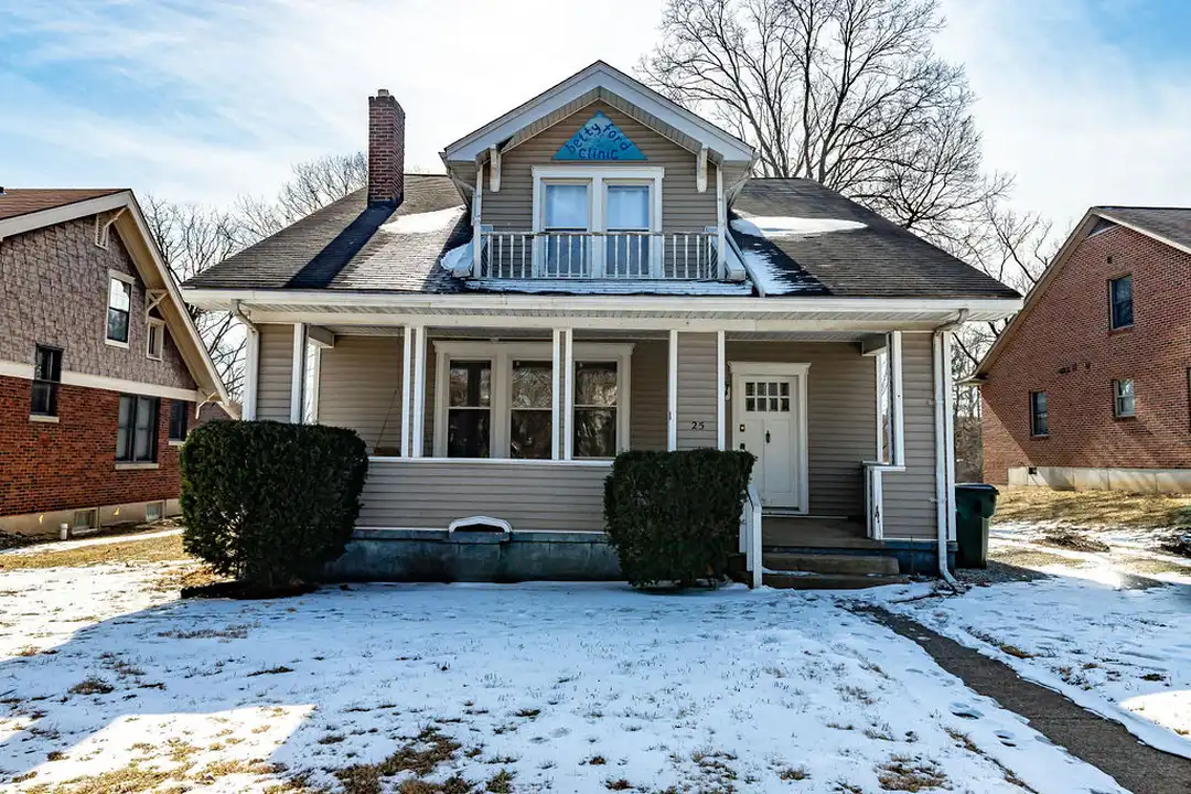 25 W Spring St – photo 1