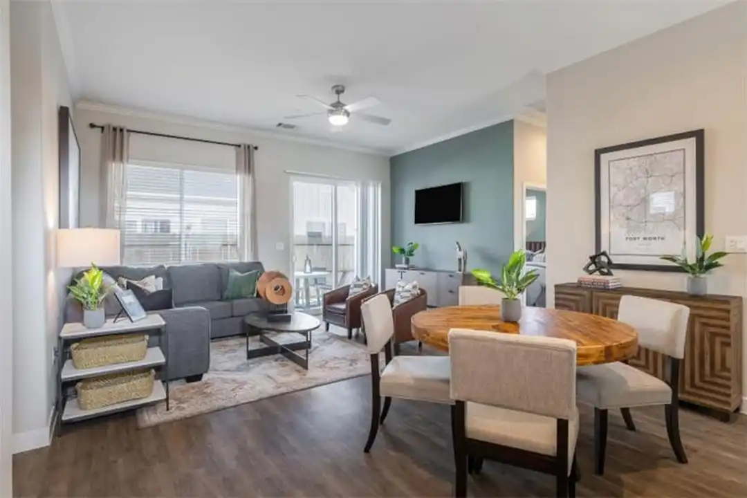 15910 Lago St - More