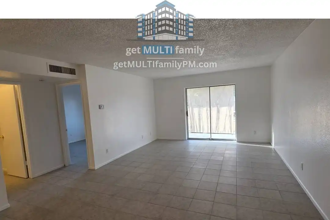 2514 N 49th St unit 2 - View 5