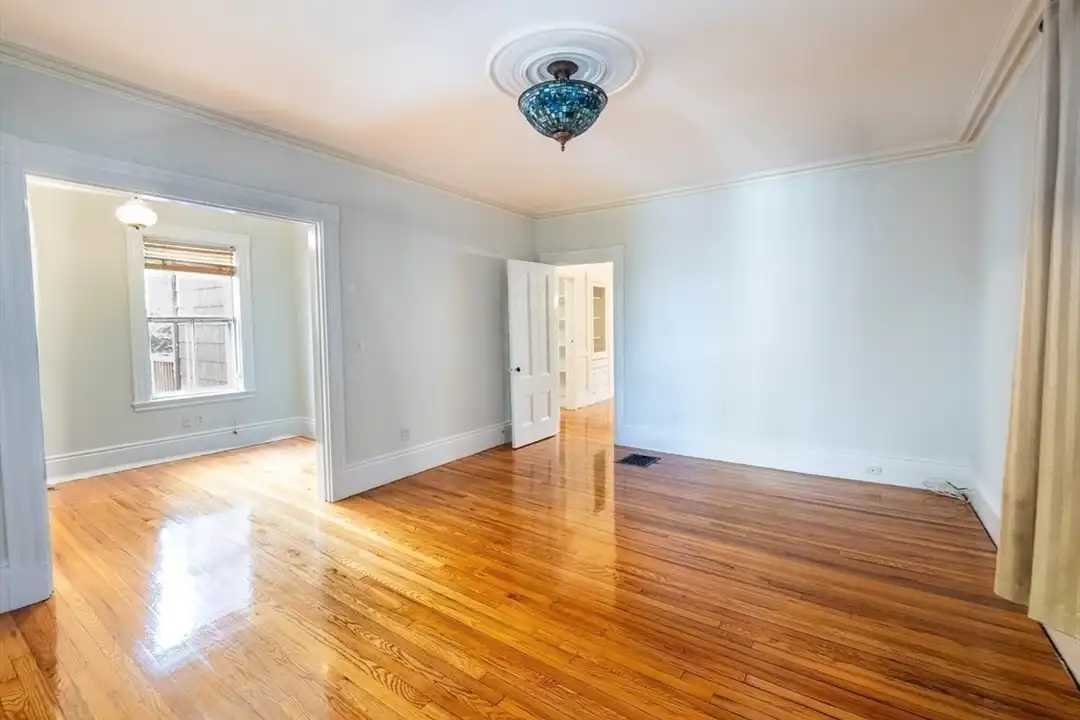 12 Adella Pl – pohled 2