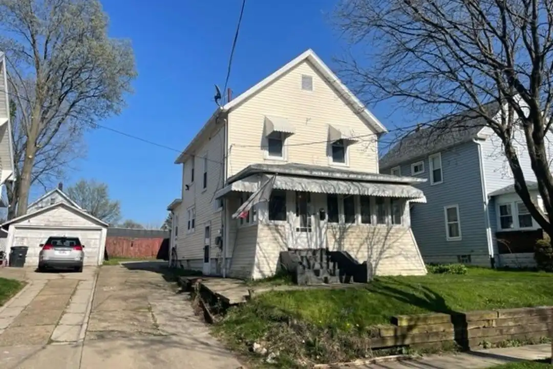 2279 13th St SW – photo 1