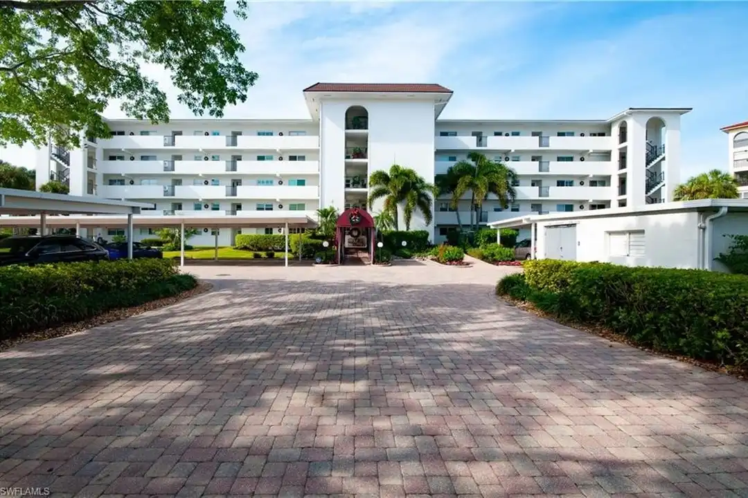 29 High Point Cir E #106 - View 2