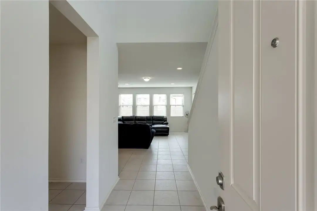 9109 Garnet Dr - View 3