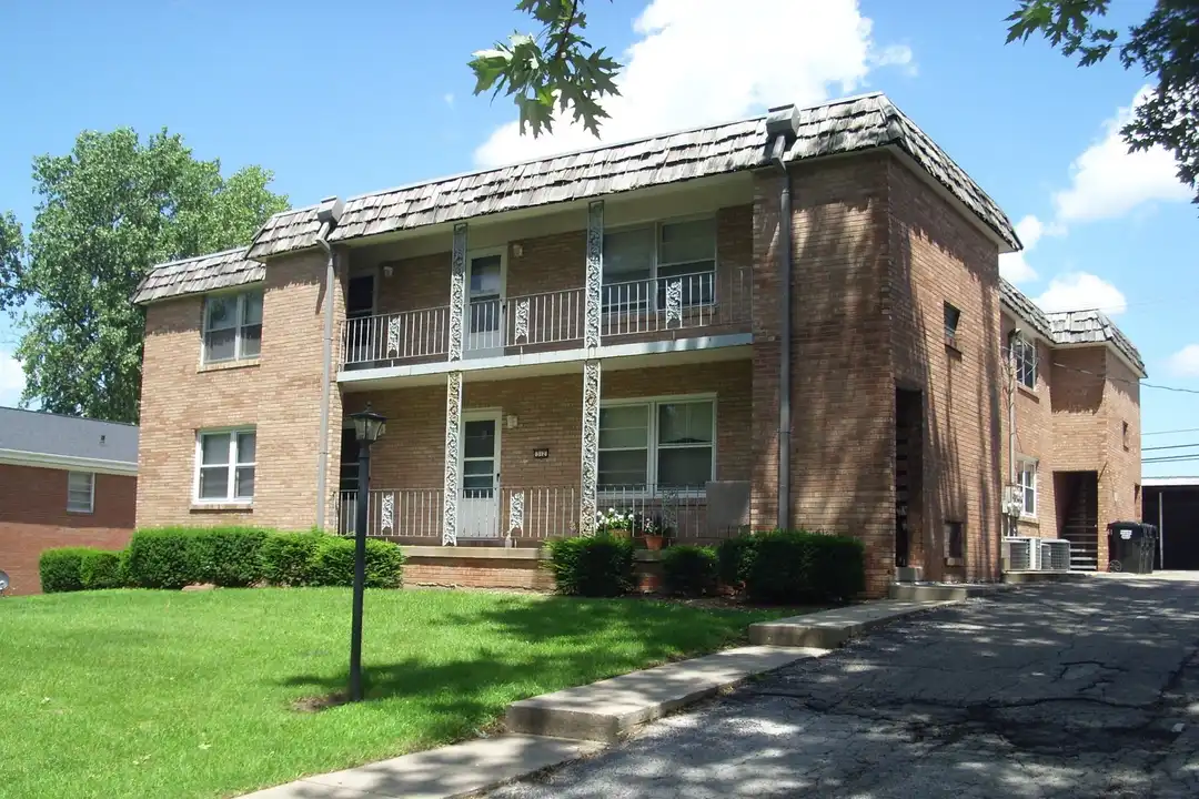 316 Mecherle Dr unit 312 Mecherle Drive-4 – photo 1