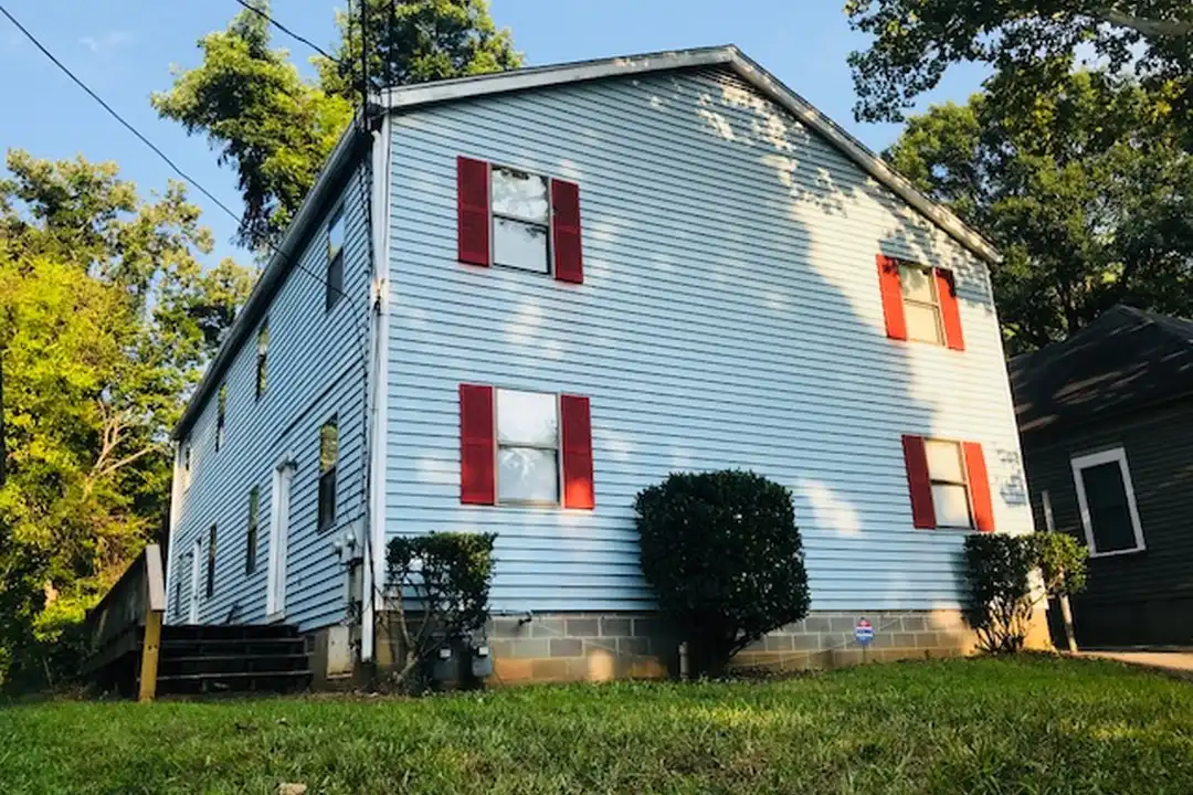 1011 Curran St NW unit 1 – photo 1