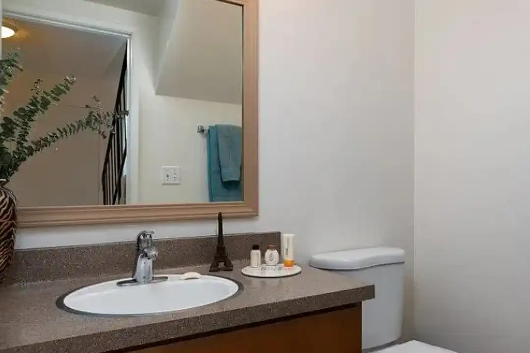 Apartment in Portland, Cedar Hills - View 3