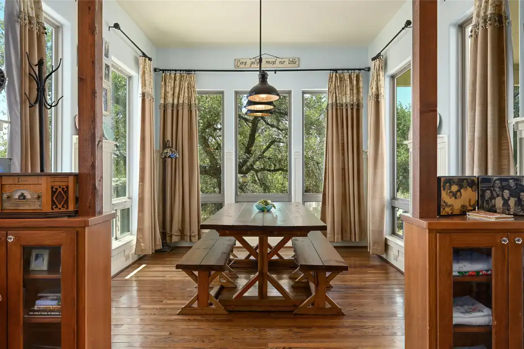 1009 Lauder Dr - More