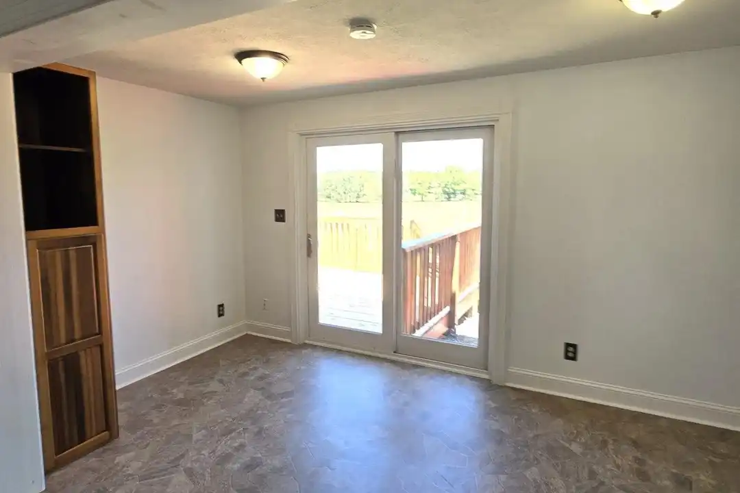 House in Kearneysville - View 5