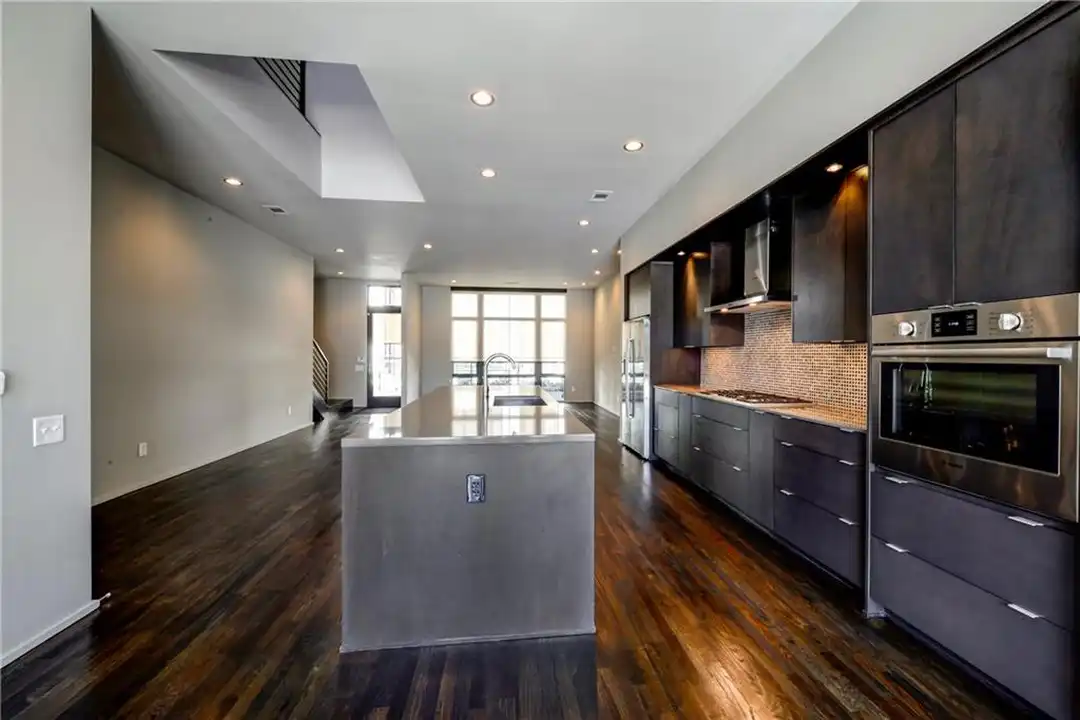 721 Longleaf Dr NE unit 9 - View 4