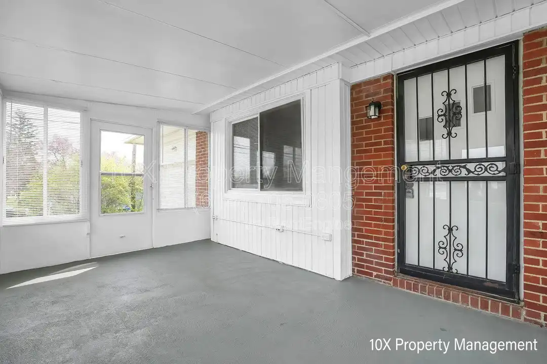 1285 Evergreen Rd - View 3