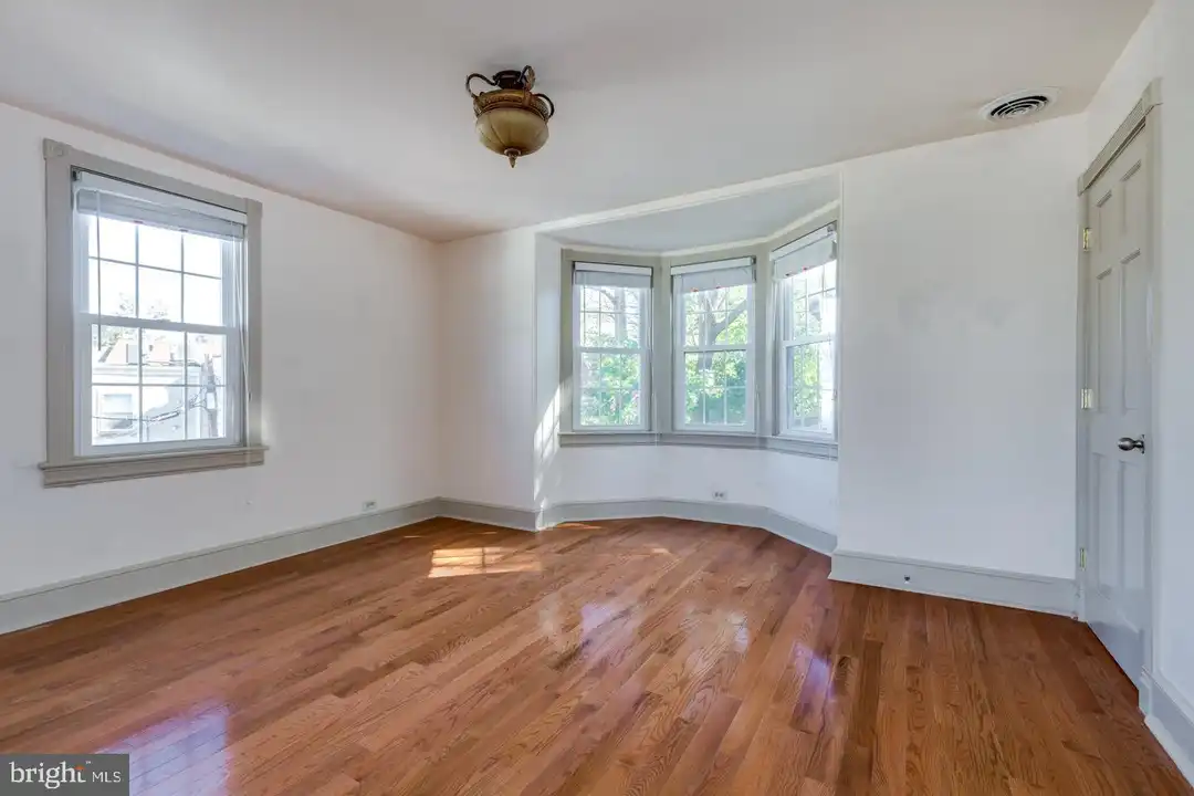 Apartment in Haddonfield - View 3