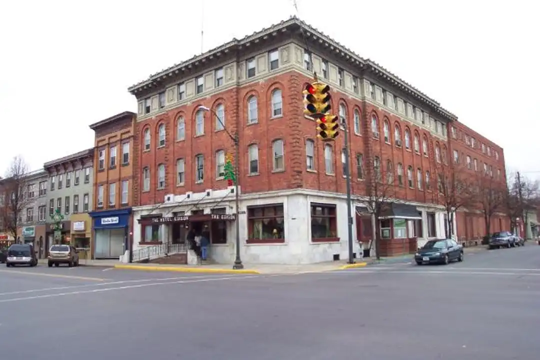 401 Market St