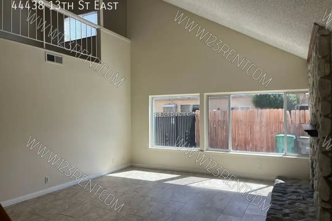 44438 13th St E - View 3