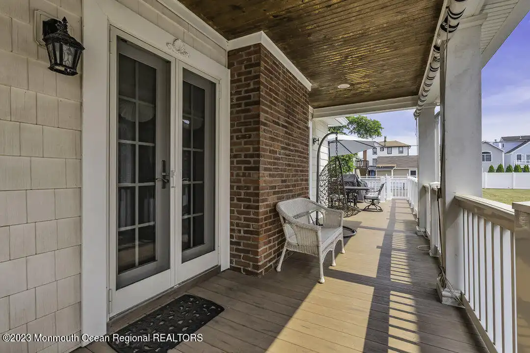 210 8th Ave - View 6