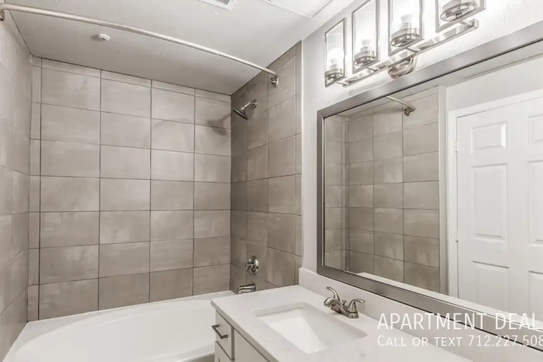 157 W Texas Ave - View 5