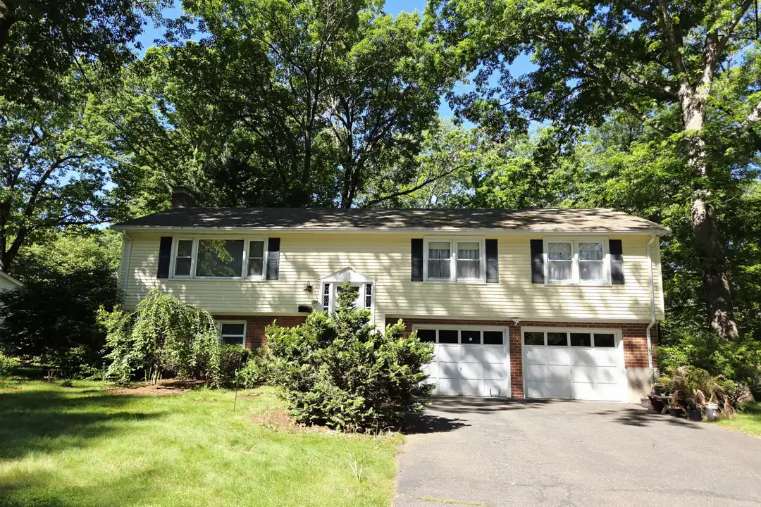 25 Sylvia Ln - View 2