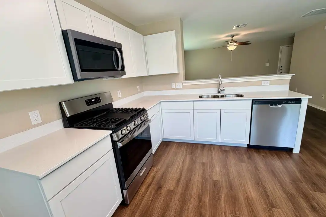 3403 Wickham Ln - More