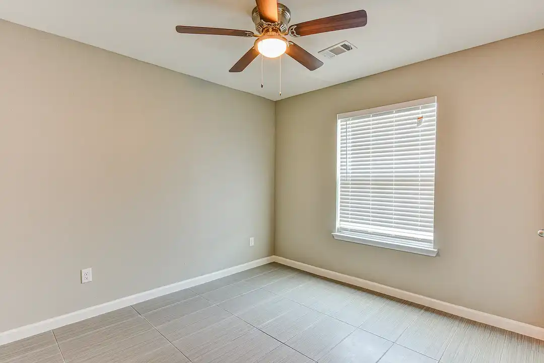 St. Laurent Apartments – photo 1 of 27