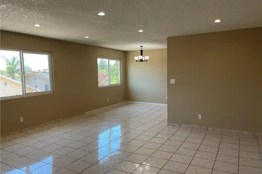 434 E Tujunga Ave unit J - View 3