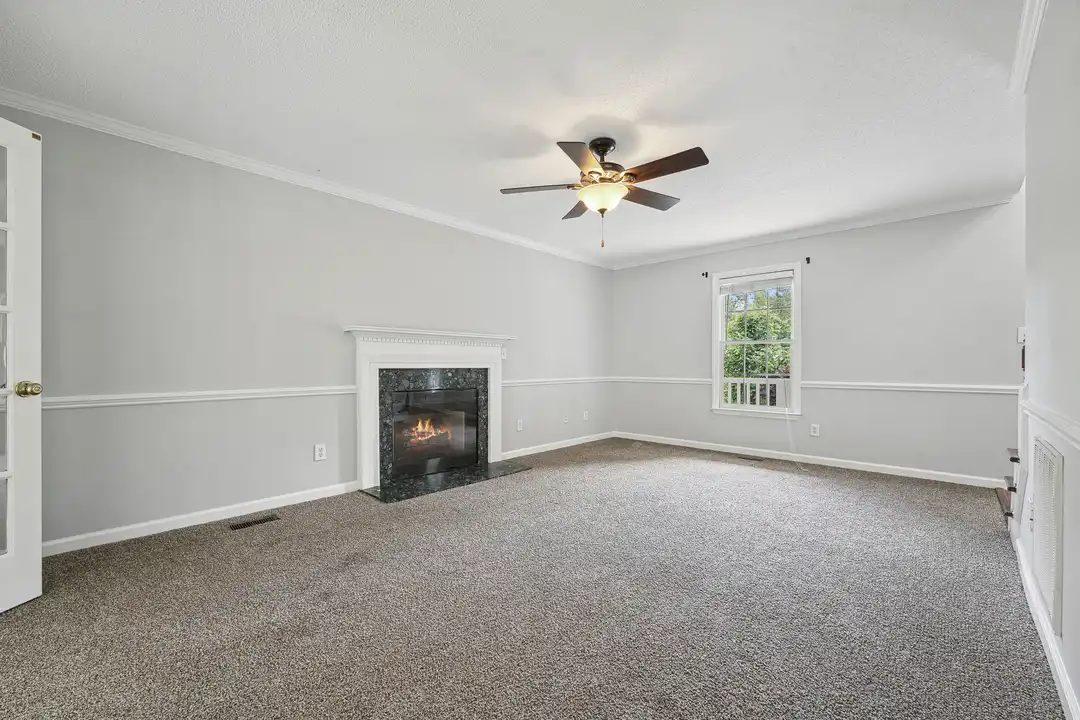 223 Wintergreen Dr - More
