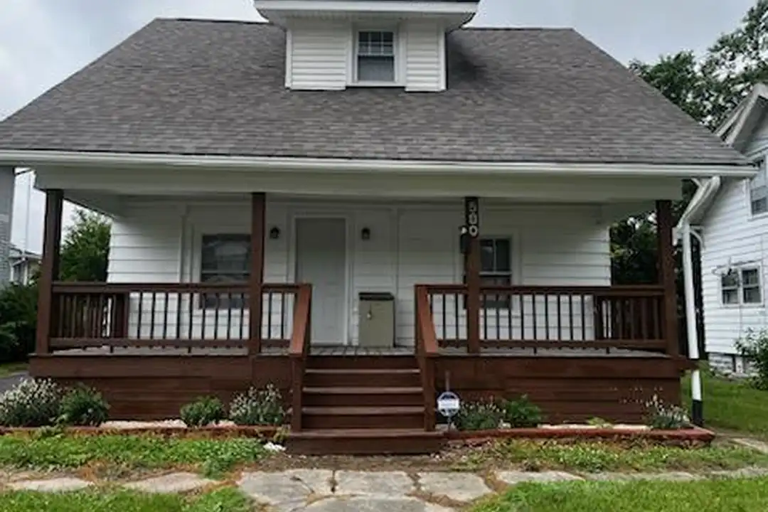580 Harrison Ave – photo 1 of 18