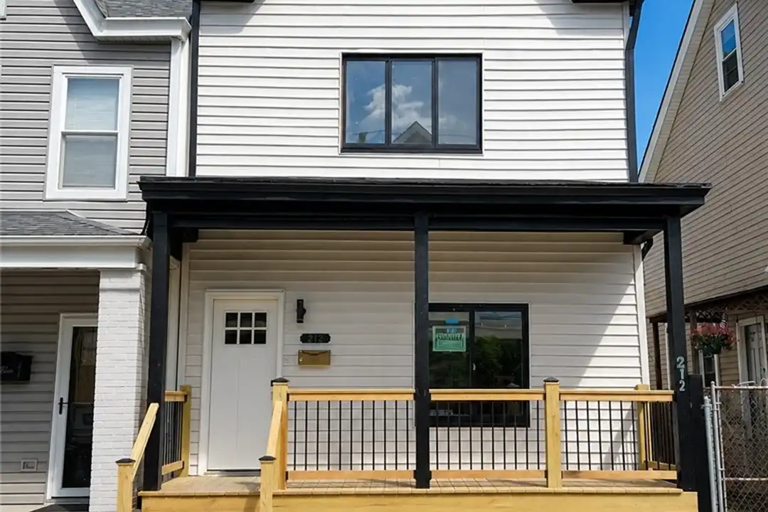 212 21st St – photo 1