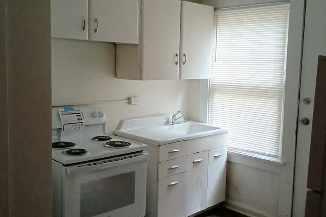 10205 Madison Ave unit 6 – photo 1