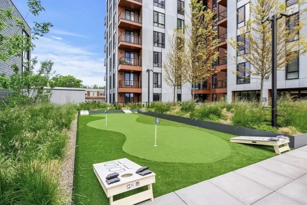 1515 Commonwealth Ave unit 605 - View 4