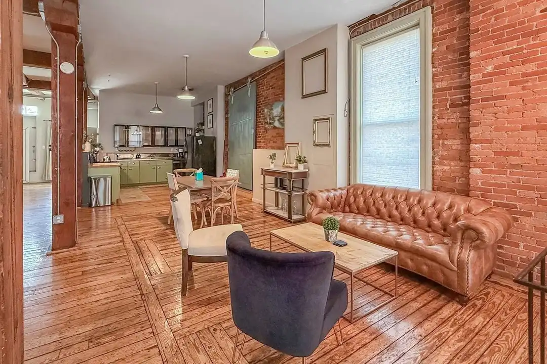 1668 E 40th St unit 1593940P – photo 1