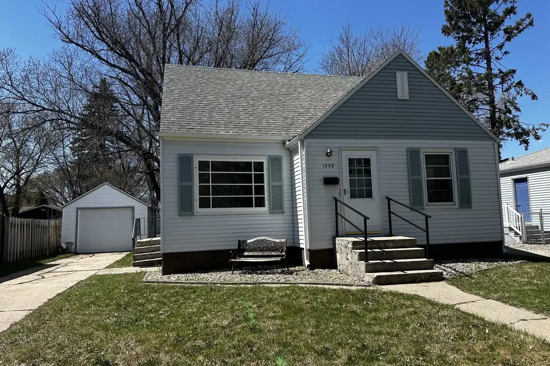 1538 10th St N – photo 1