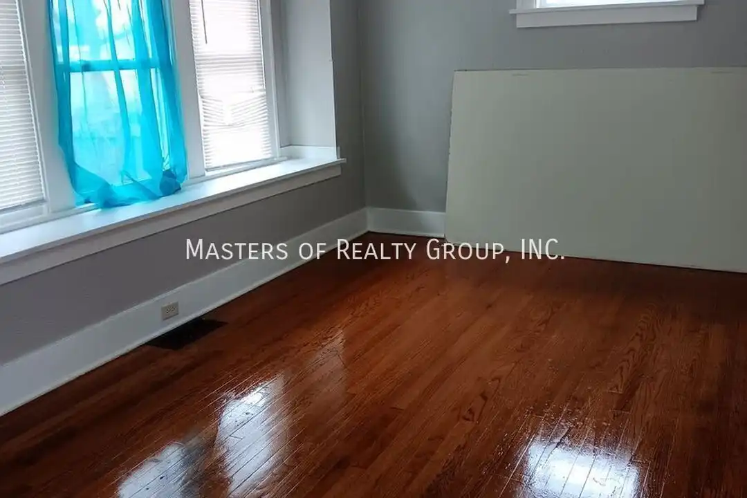 1129 Diamond Ave - View 2