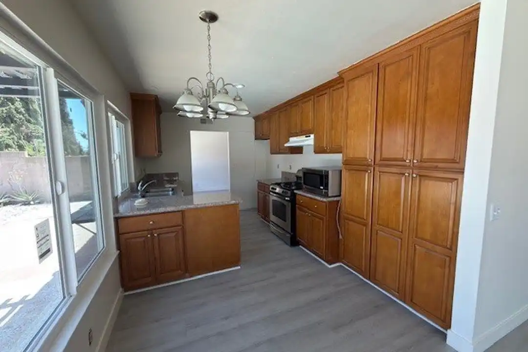 2214 Montague Cir - More