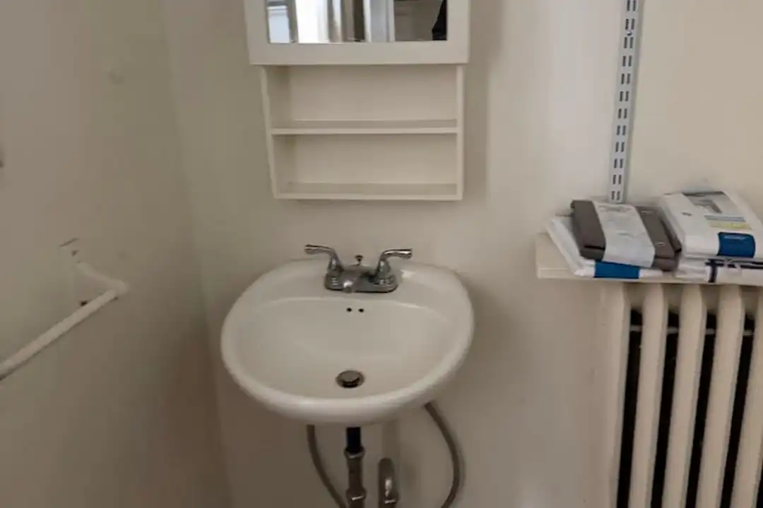 Apartment in Reading - View 3
