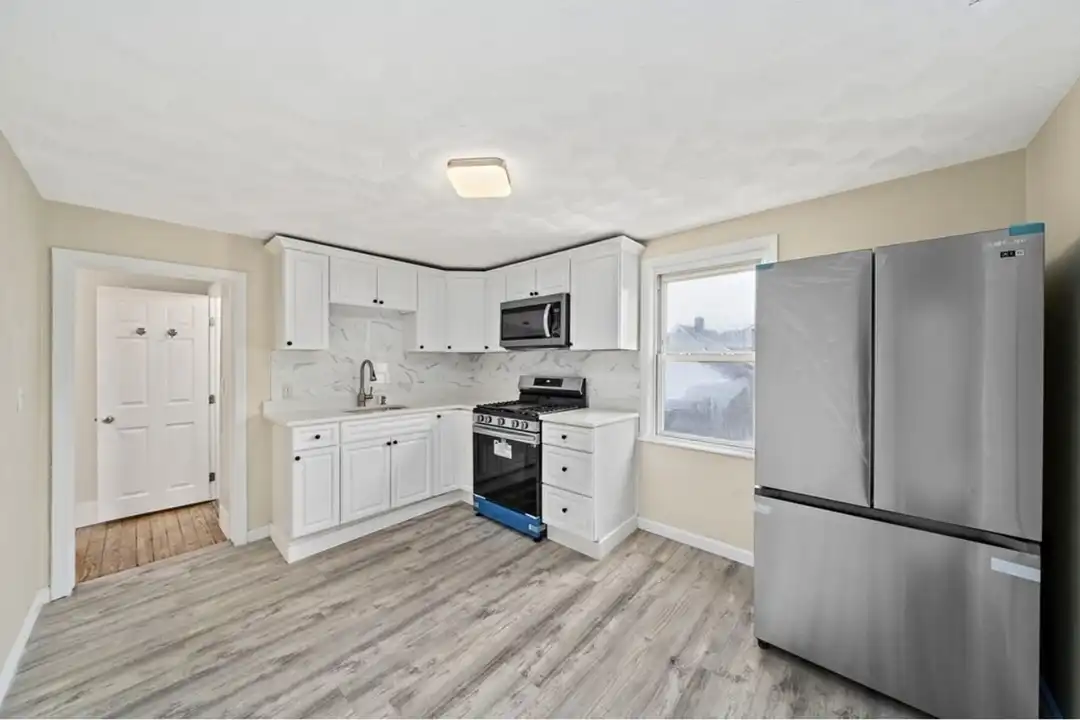 49 A Massasoit Ave unit 2 – photo 1 of 11