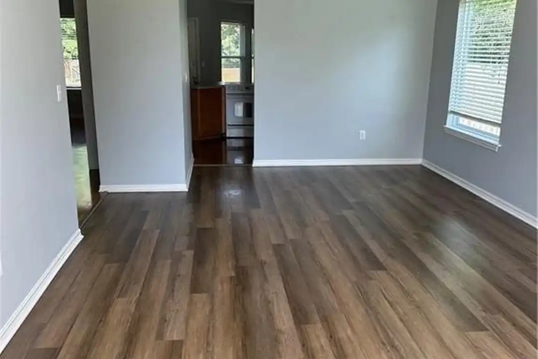 2010 S Elm St - View 6