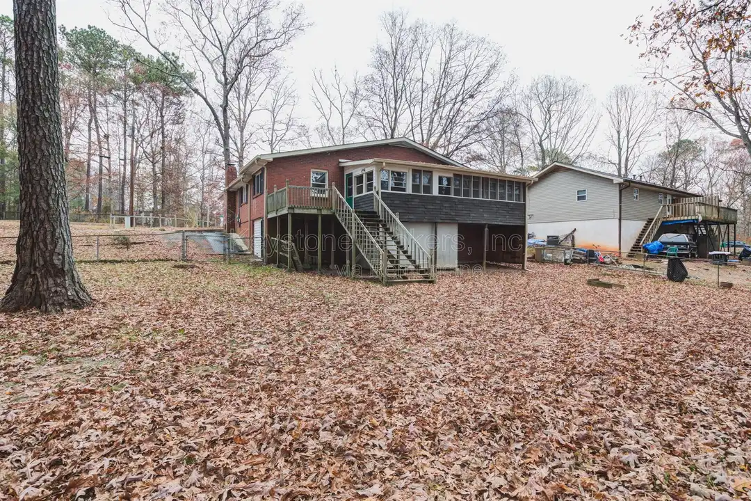 2213 Davis Rd SW - View 4