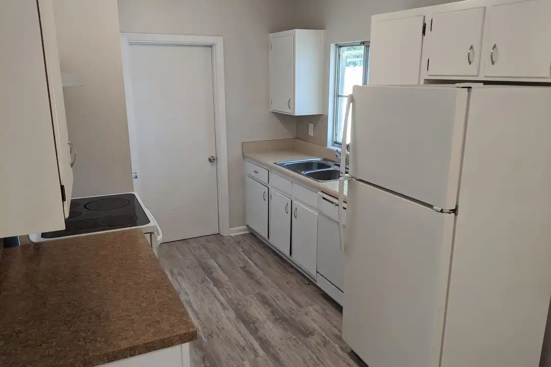 House in Tallahassee - More