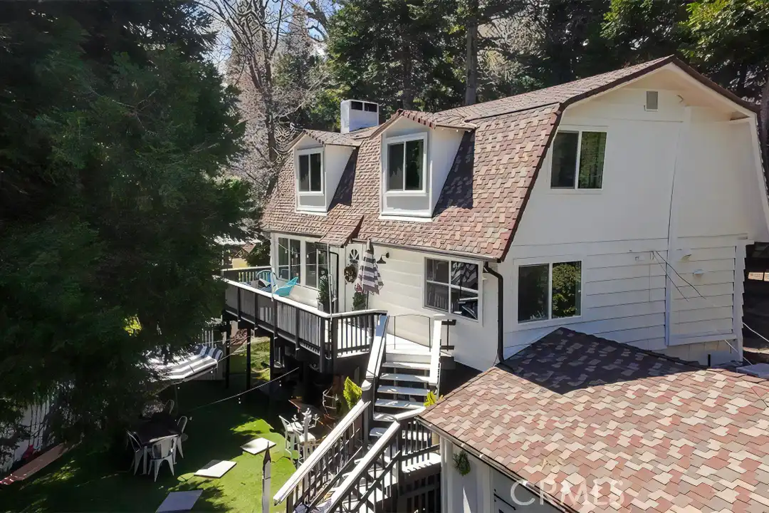 220 Oak Dr – photo 1