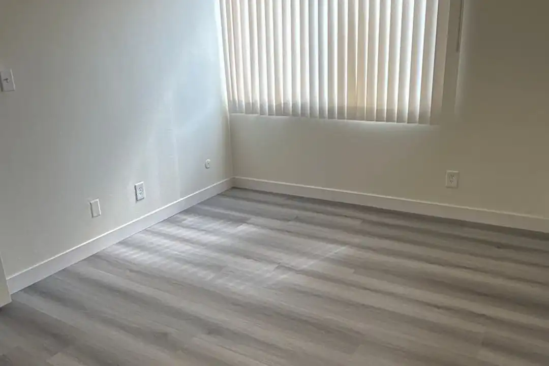 402 S Garfield Ave unit # 20 - More
