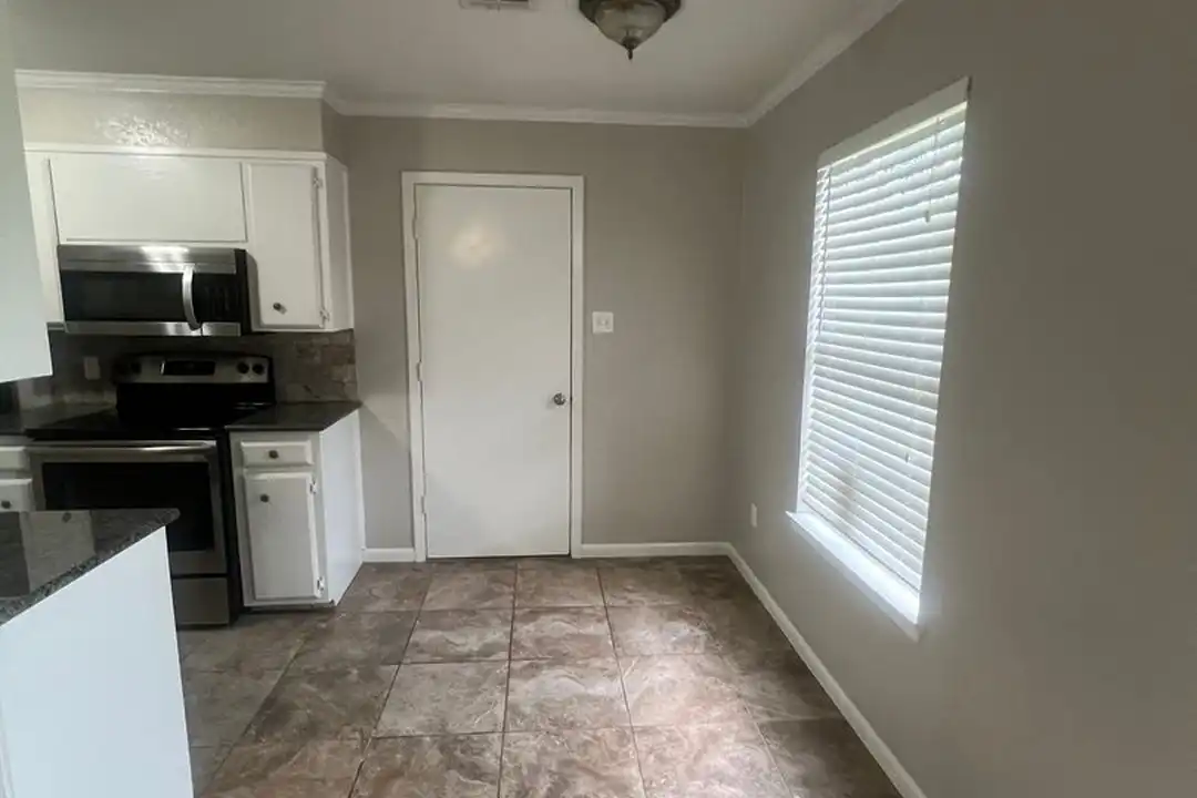 213 Cindy Ann St - View 4