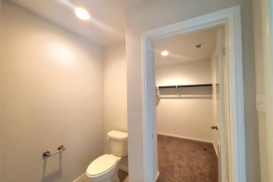 House in Justin - More