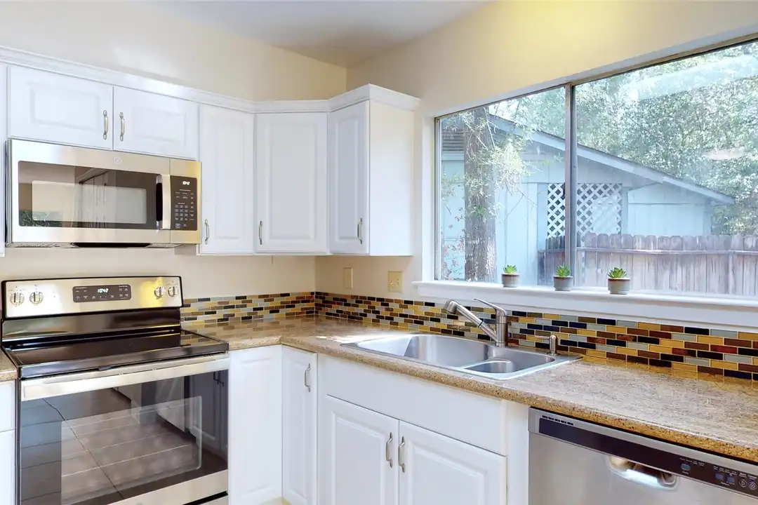 2105 N Red Cedar Cir - View 4