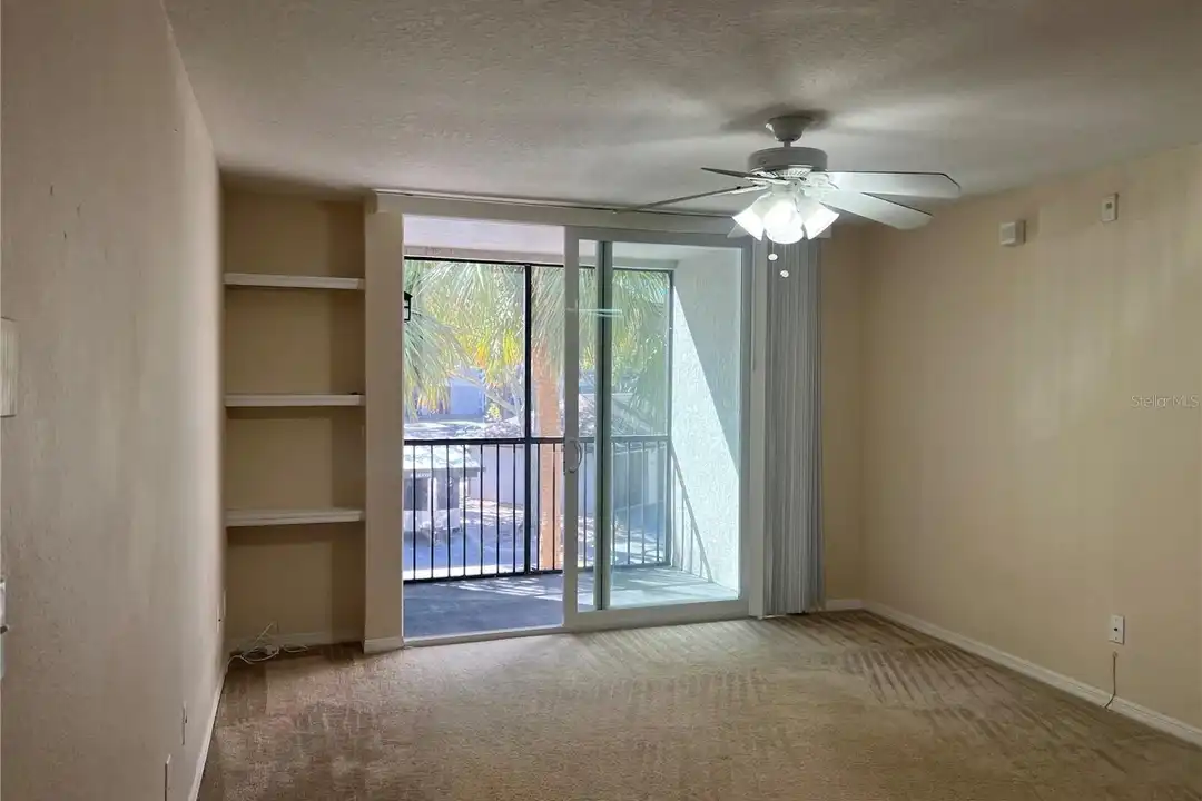 8915 Latrec Ave #2201 – pohled 2