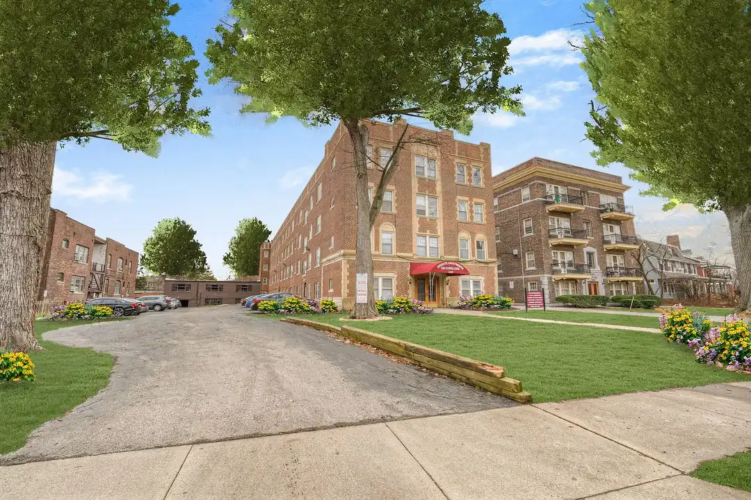 Heights Apartments on Overlook – photo 1