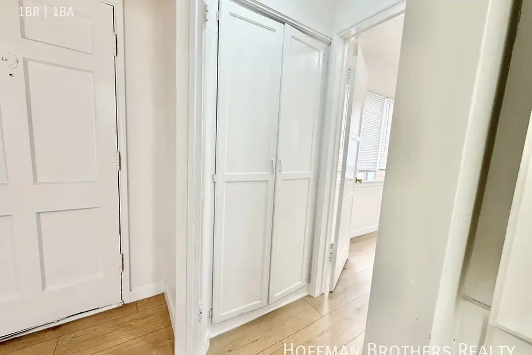 6083 Saturn St - More